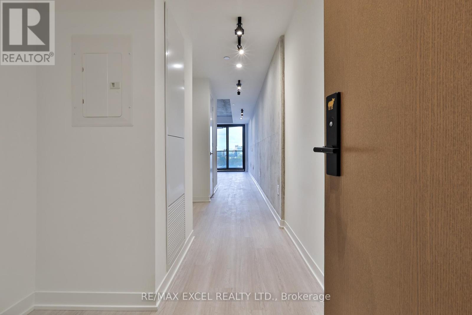 914 - 195 Mccaul Street, Toronto, Ontario  M5T 1W6 - Photo 2 - C12937150