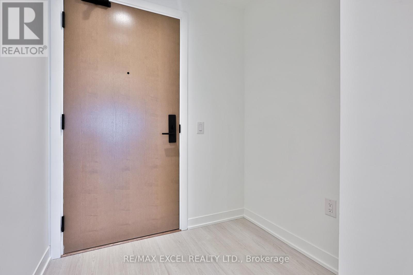 914 - 195 Mccaul Street, Toronto, Ontario  M5T 1W6 - Photo 3 - C12937150