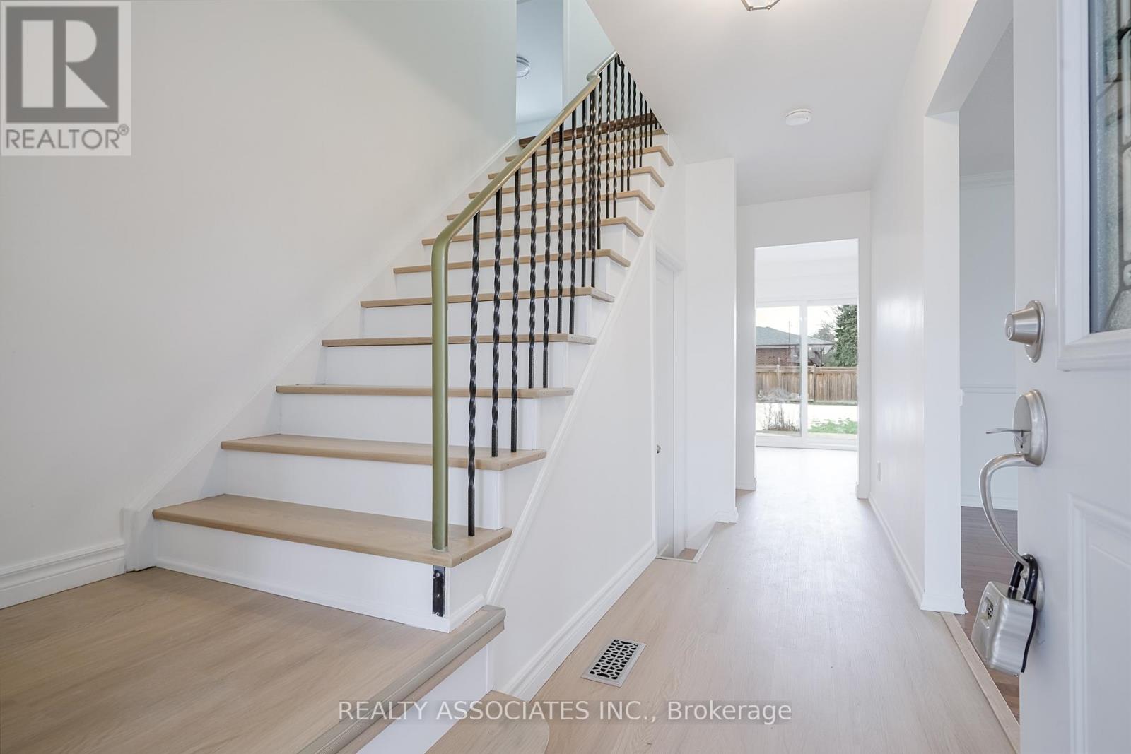 358 Lawson Road, Toronto, Ontario  M1C 2J9 - Photo 5 - E12691352