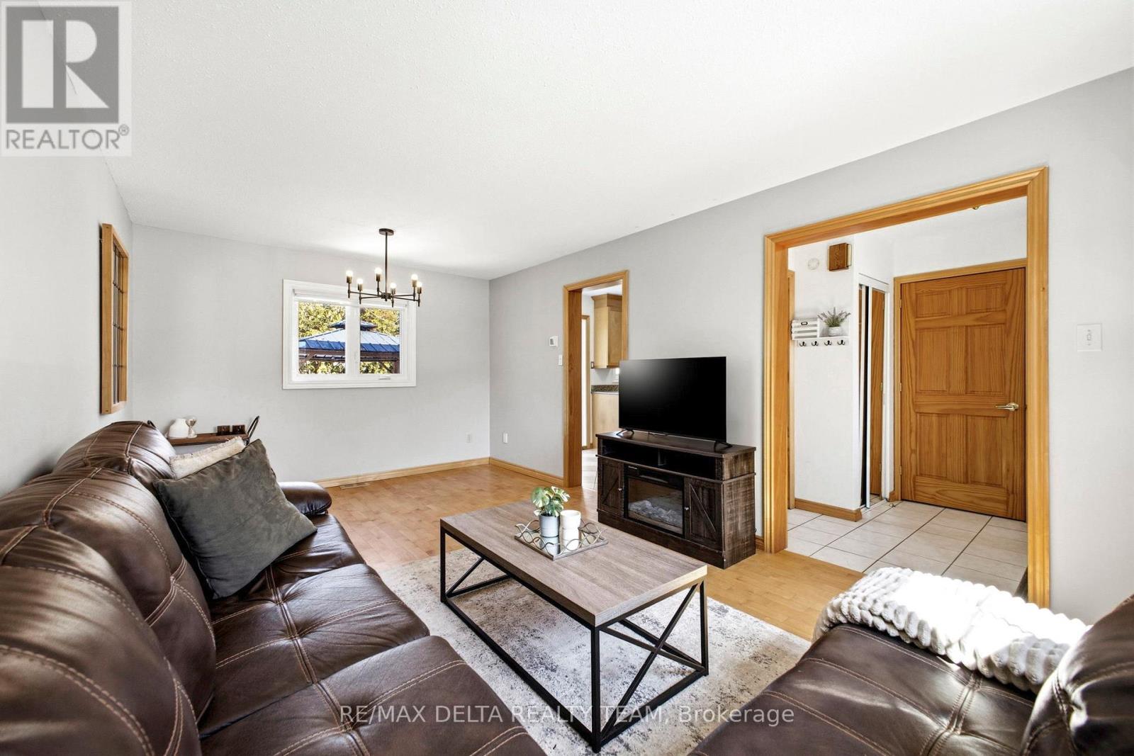 609 Wilkie Drive, Ottawa, Ontario  K4A 1P9 - Photo 12 - X12937194