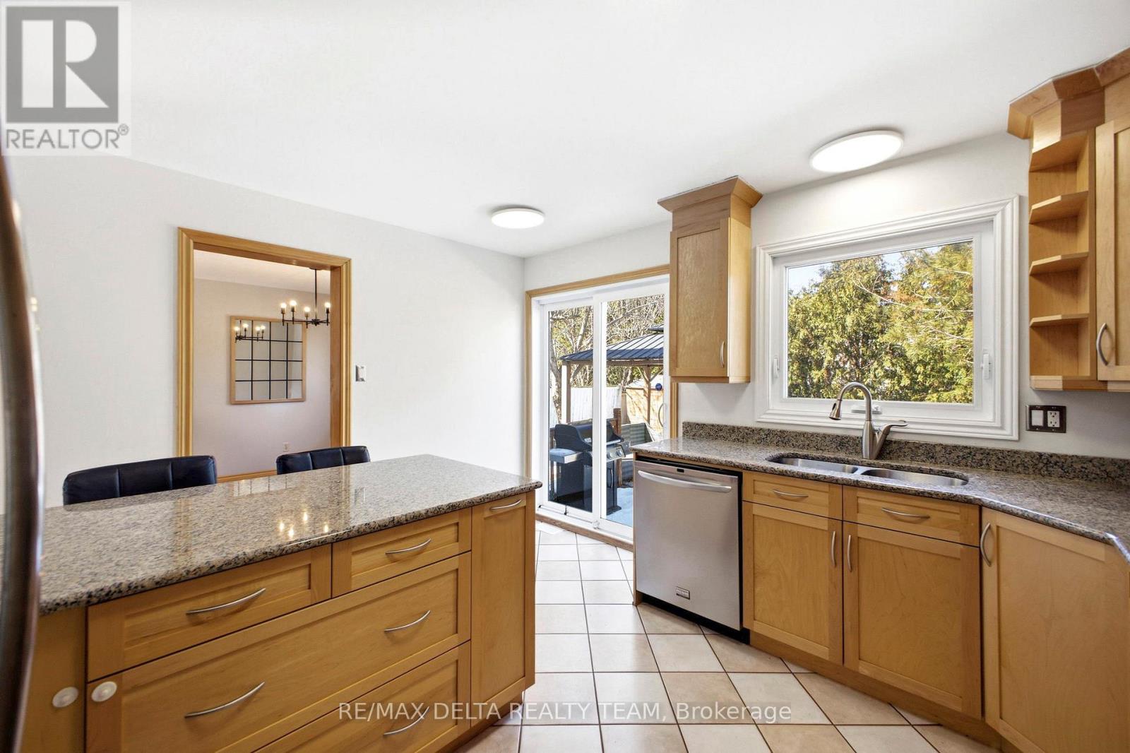 609 Wilkie Drive, Ottawa, Ontario  K4A 1P9 - Photo 8 - X12937194