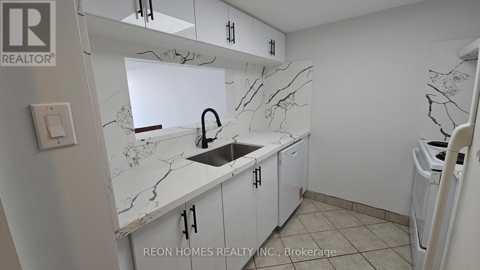 212 - 150 Alton Towers Circle, Toronto (Milliken), Ontario  M1V 4X7 - Photo 11 - E12937188