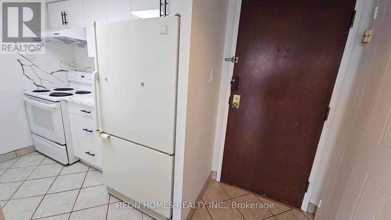 212 - 150 Alton Towers Circle, Toronto (Milliken), Ontario  M1V 4X7 - Photo 9 - E12937188