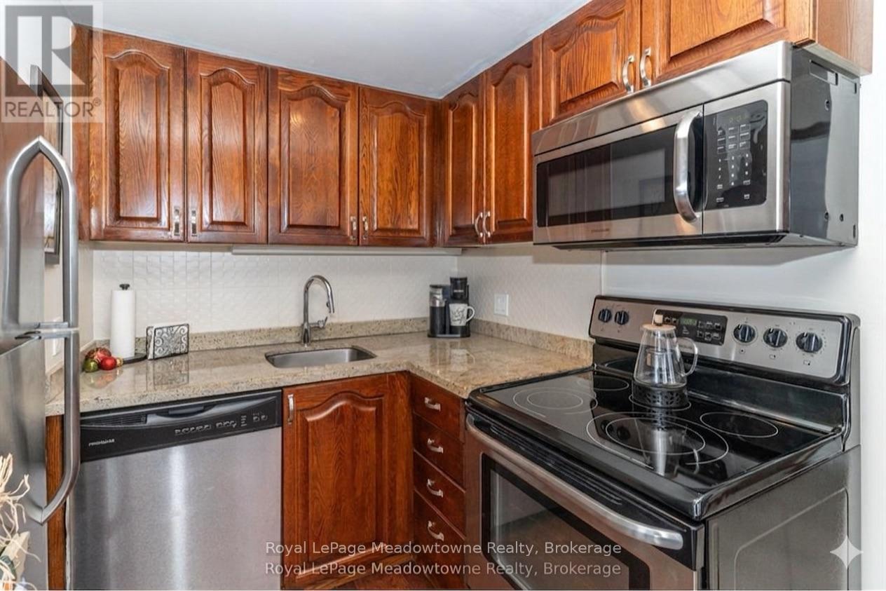 301 - 34 Deerhurst Greens Road, Huntsville, Ontario  P1H 1A9 - Photo 5 - X12843372