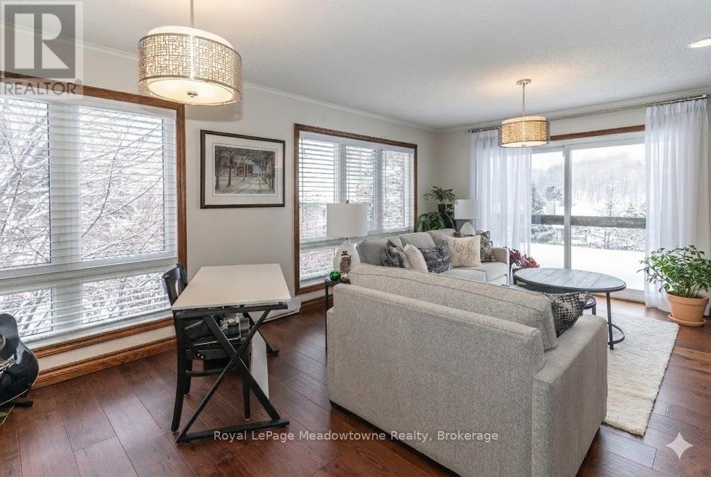 301 - 34 Deerhurst Greens Road, Huntsville, Ontario  P1H 1A9 - Photo 2 - X12843372