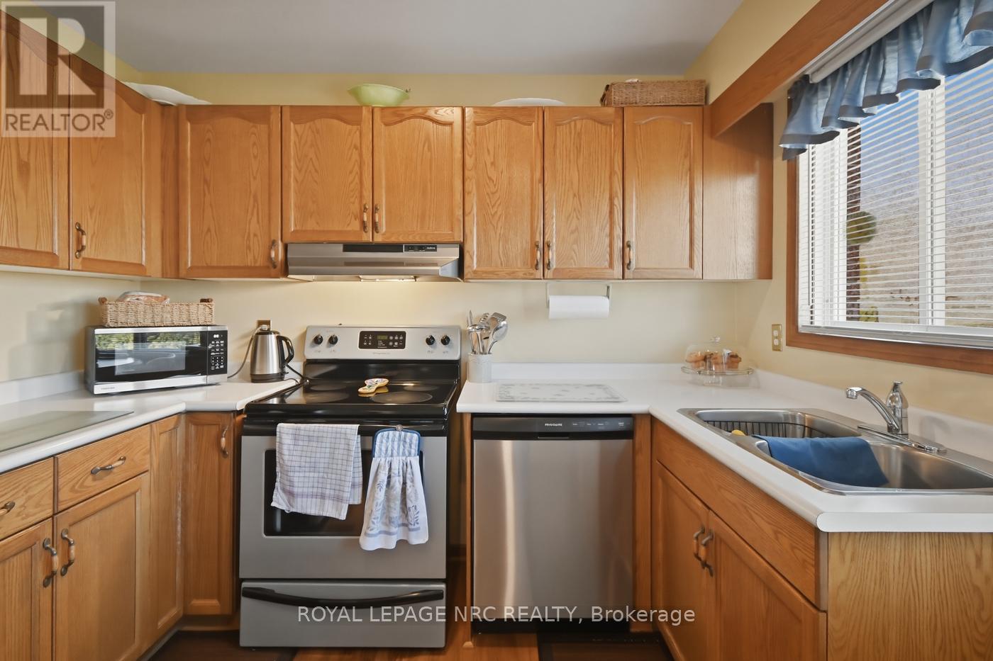 4393 Tamarac Avenue, Lincoln, Ontario  L0R 1B8 - Photo 15 - X12937114