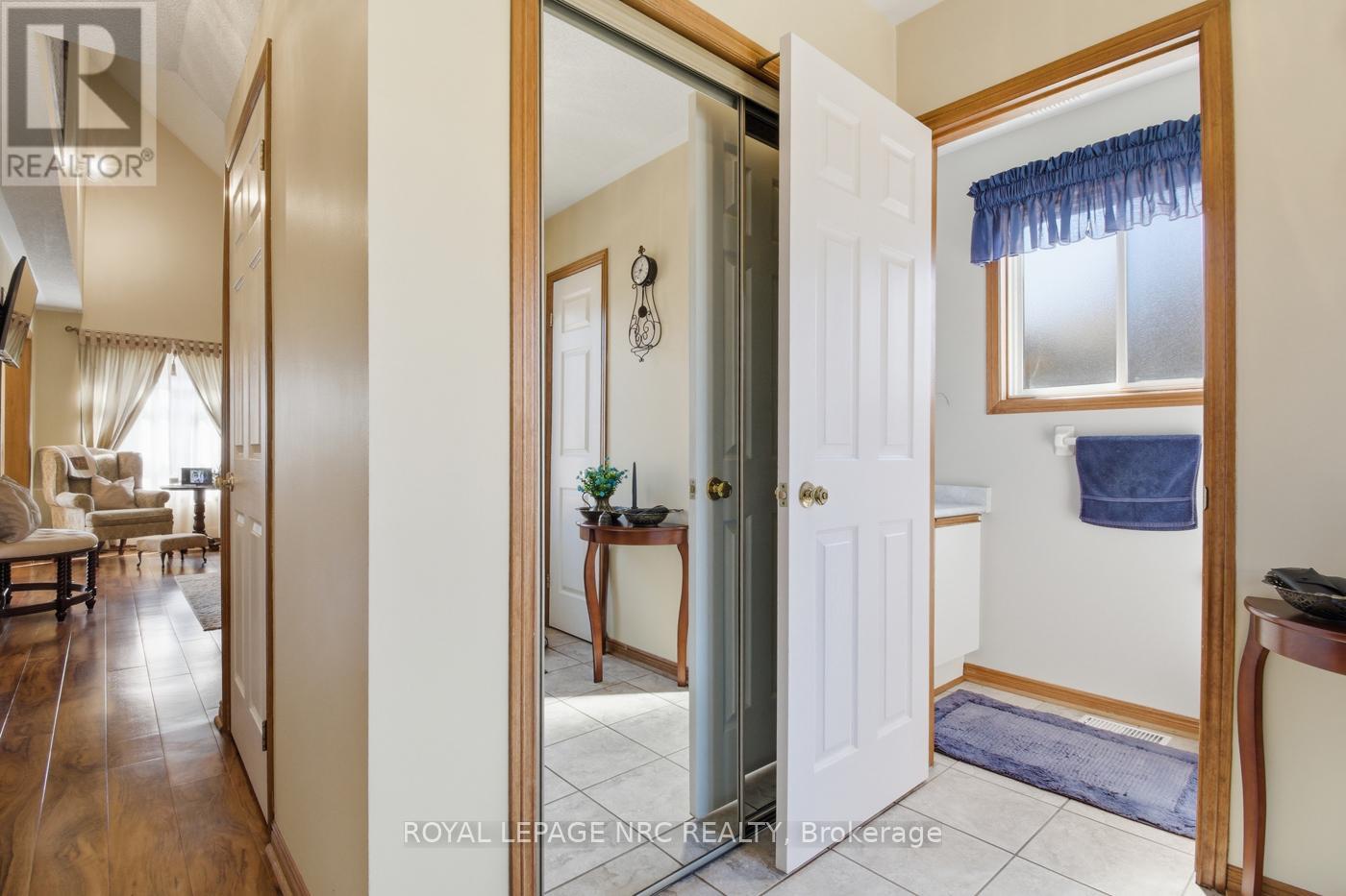 4393 Tamarac Avenue, Lincoln, Ontario  L0R 1B8 - Photo 4 - X12937114