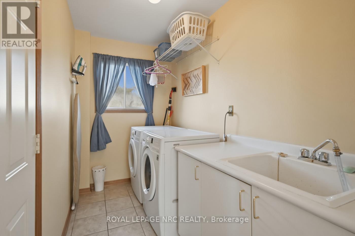 4393 Tamarac Avenue, Lincoln, Ontario  L0R 1B8 - Photo 6 - X12937114