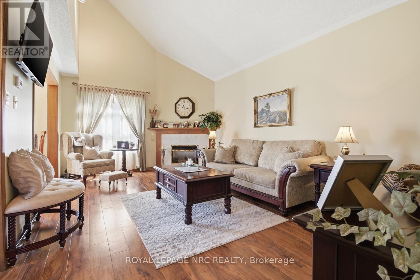 4393 Tamarac Avenue, Lincoln, Ontario  L0R 1B8 - Photo 8 - X12937114