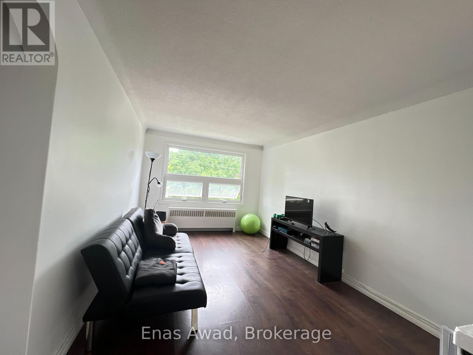 3 - 72 Jolliet Avenue, Ottawa, Ontario  K1L 5H2 - Photo 2 - X12937170