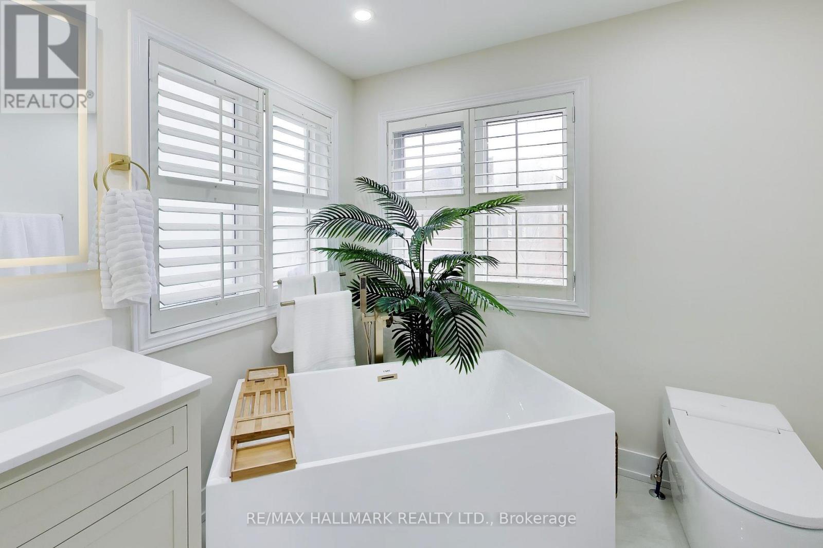 25 Chagall Drive, Vaughan, Ontario  L4J 9B4 - Photo 12 - N12937120