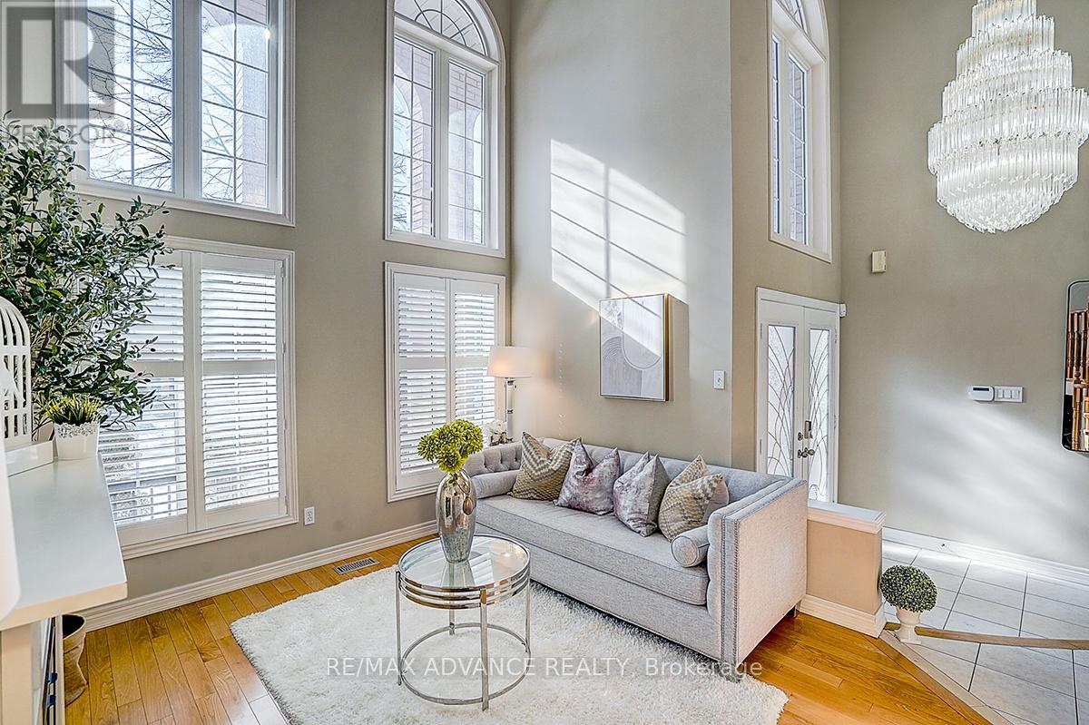 16 St Etienne Drive, Vaughan, Ontario  L4H 2X4 - Photo 11 - N12937124