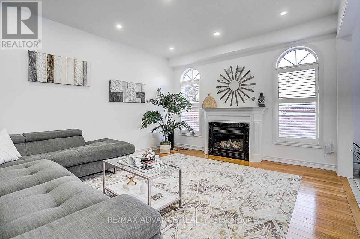 16 St Etienne Drive, Vaughan, Ontario  L4H 2X4 - Photo 21 - N12937124