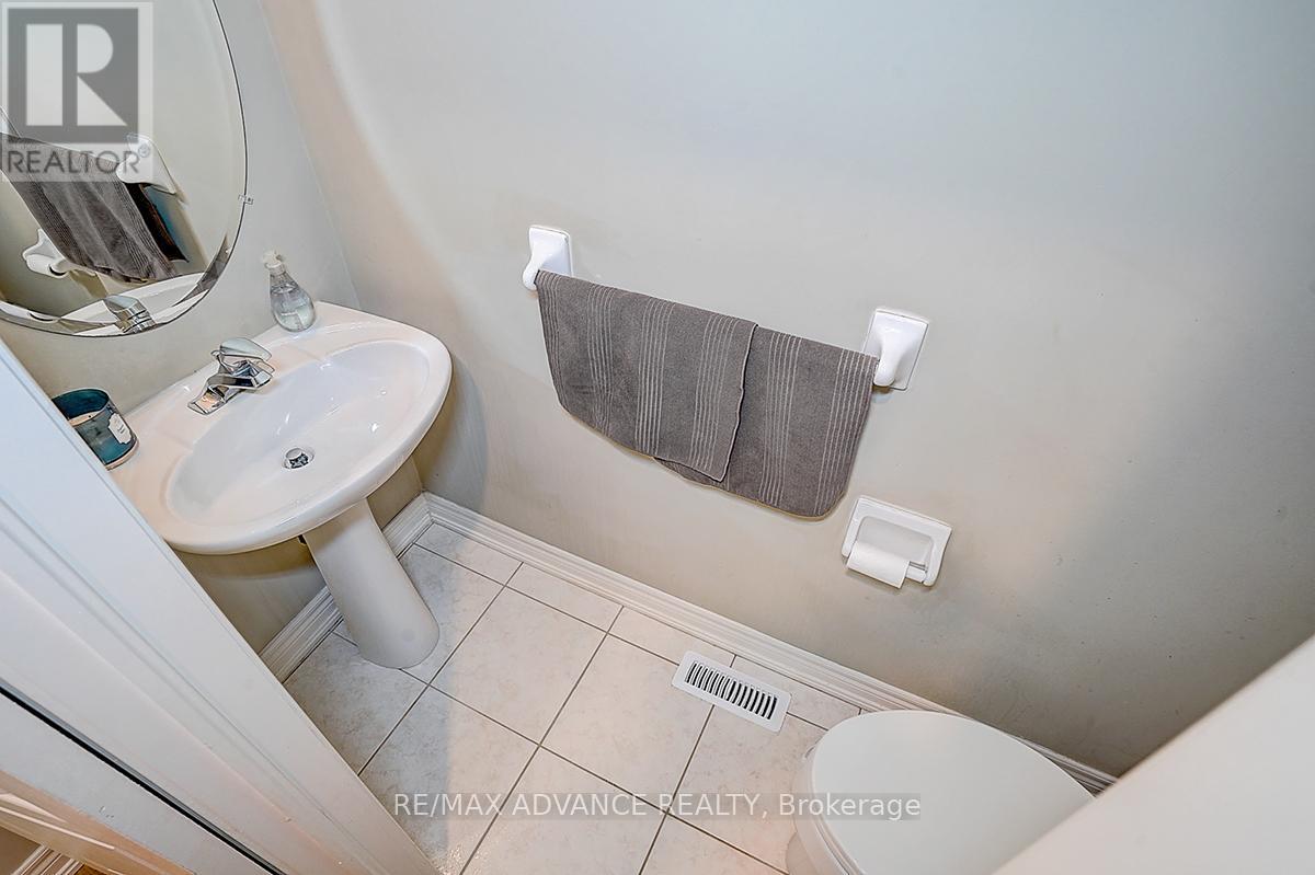 16 St Etienne Drive, Vaughan, Ontario  L4H 2X4 - Photo 28 - N12937124