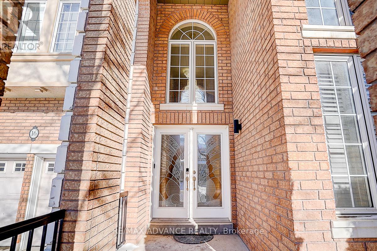 16 St Etienne Drive, Vaughan, Ontario  L4H 2X4 - Photo 3 - N12937124