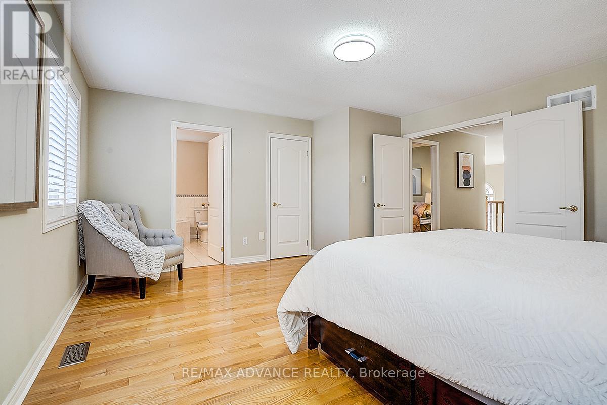 16 St Etienne Drive, Vaughan, Ontario  L4H 2X4 - Photo 38 - N12937124