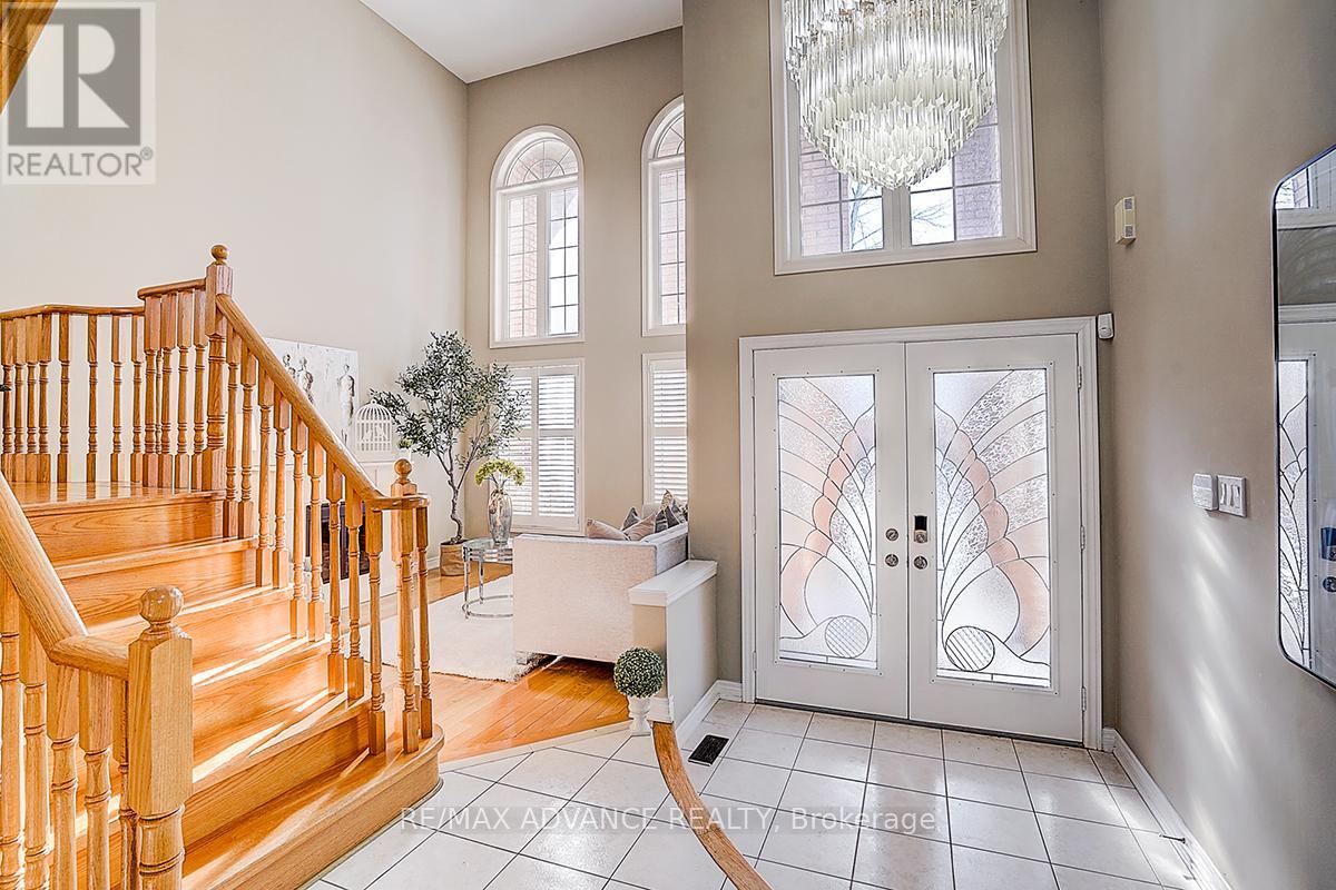 16 St Etienne Drive, Vaughan, Ontario  L4H 2X4 - Photo 5 - N12937124