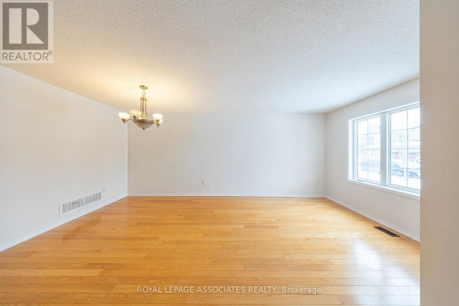 77 Andriana Crescent, Markham (Box Grove), Ontario  L6B 0C7 - Photo 5 - N12937142