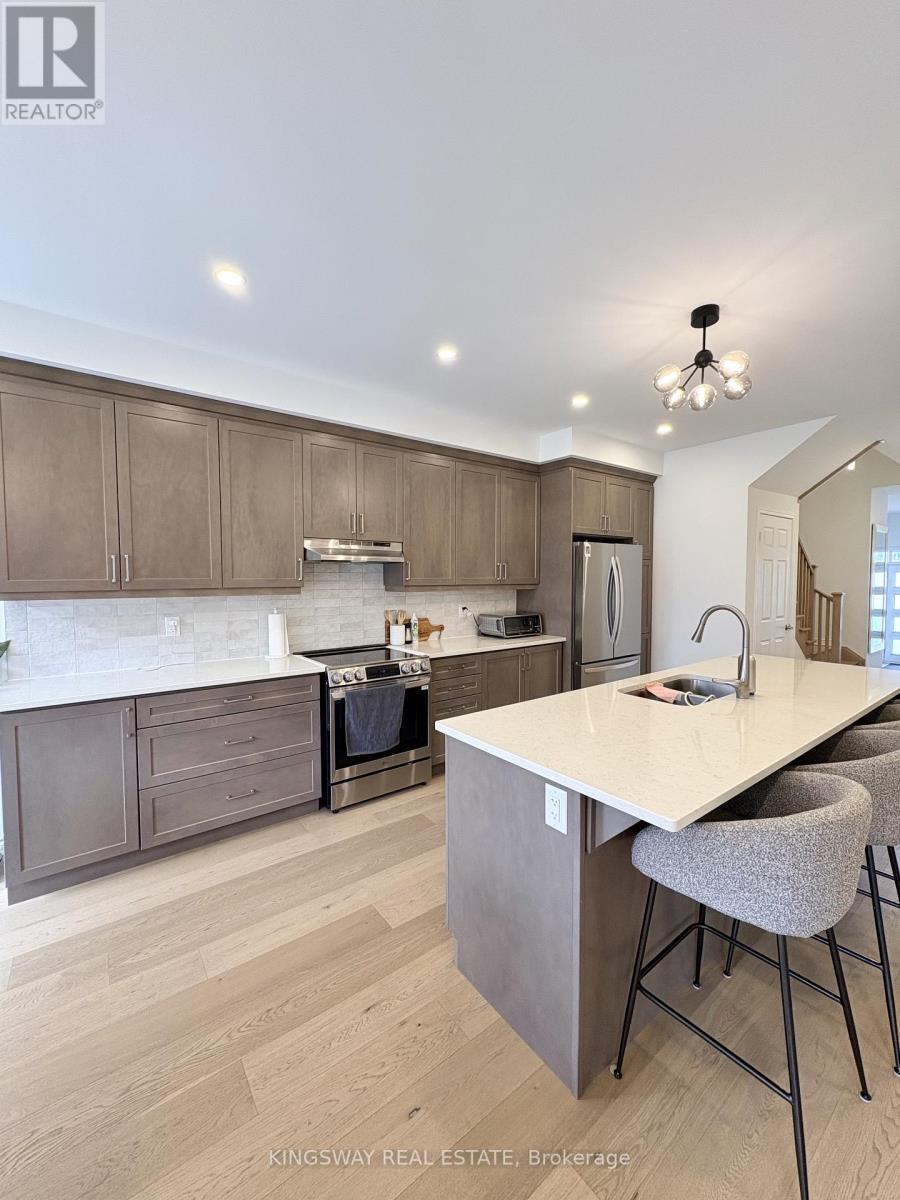 719 Lamb Street, Innisfil, Ontario  L9S 3G5 - Photo 10 - N12937184