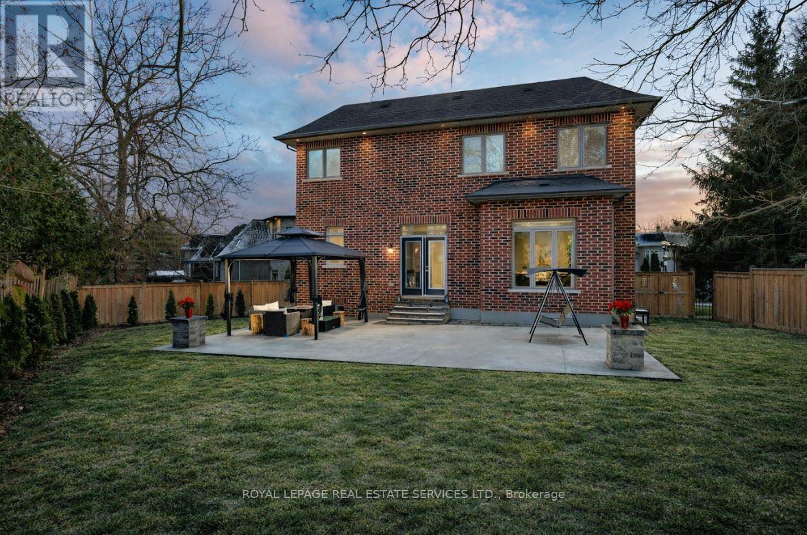 125 Paliser Court, Oakville, Ontario  L6K 2H1 - Photo 2 - W12937084