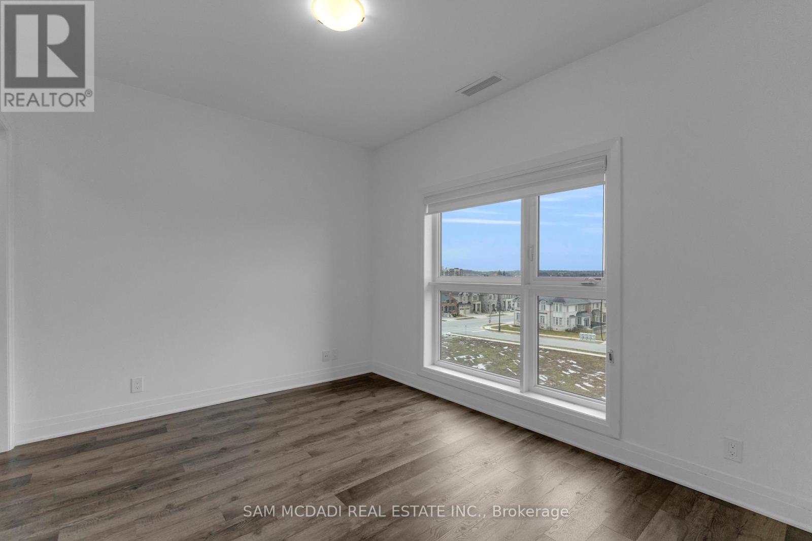 529 - 102 Grovewood Common, Oakville, Ontario  L6H 0X2 - Photo 11 - W12937086