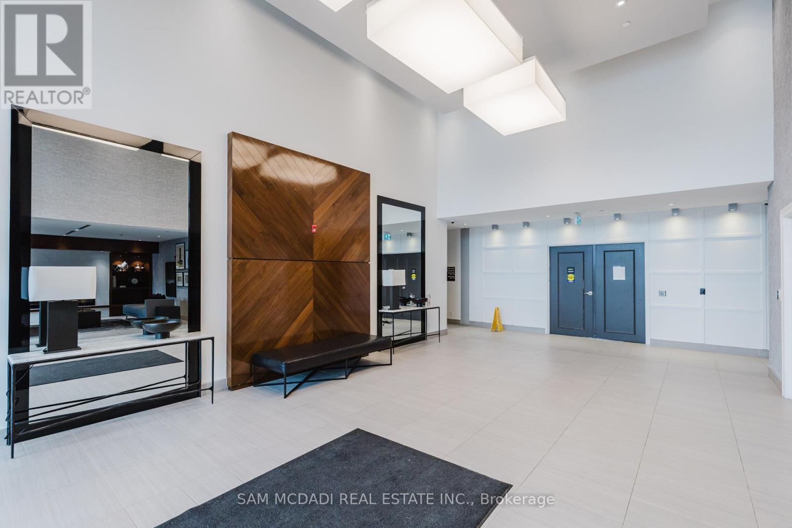 529 - 102 Grovewood Common, Oakville, Ontario  L6H 0X2 - Photo 2 - W12937086