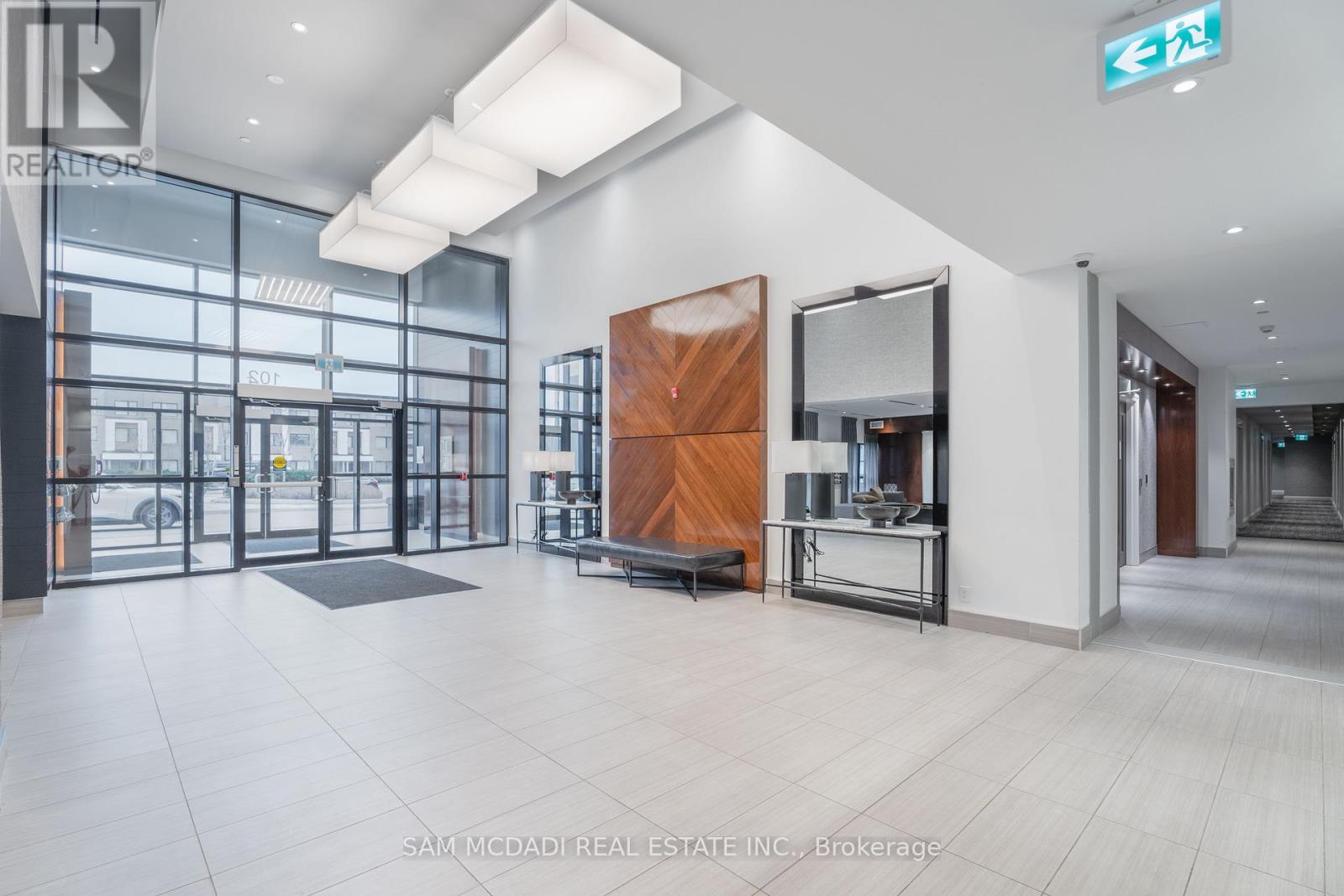 529 - 102 Grovewood Common, Oakville, Ontario  L6H 0X2 - Photo 4 - W12937086