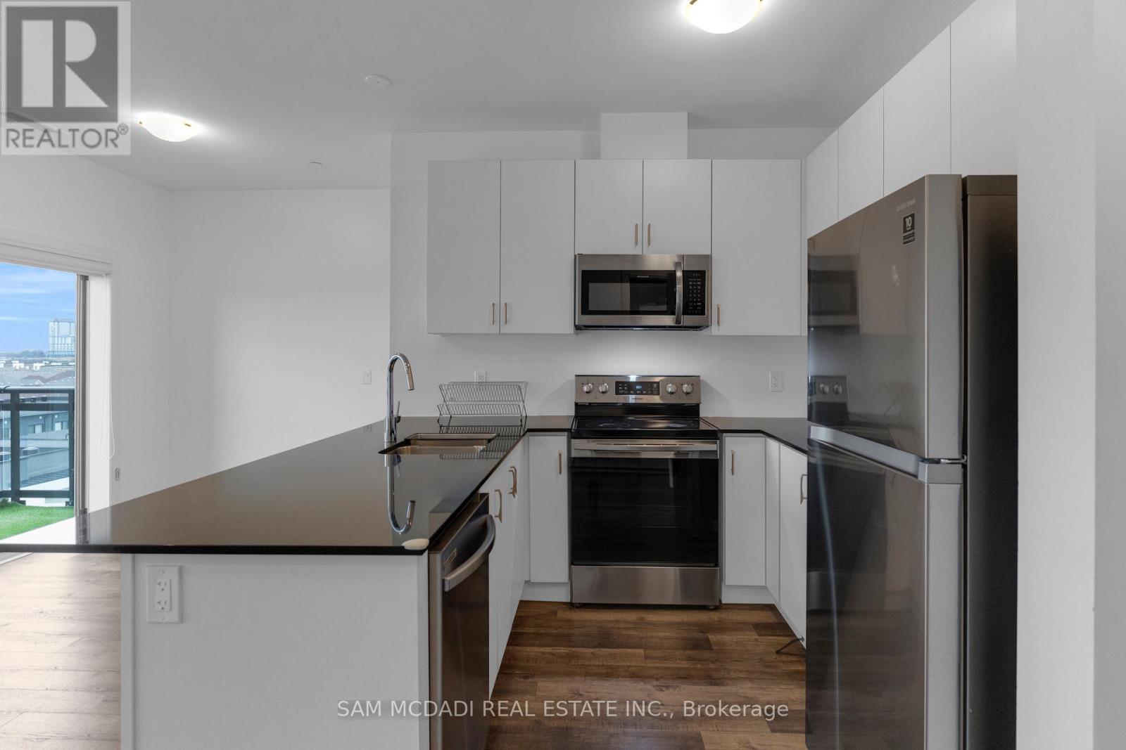 529 - 102 Grovewood Common, Oakville, Ontario  L6H 0X2 - Photo 7 - W12937086