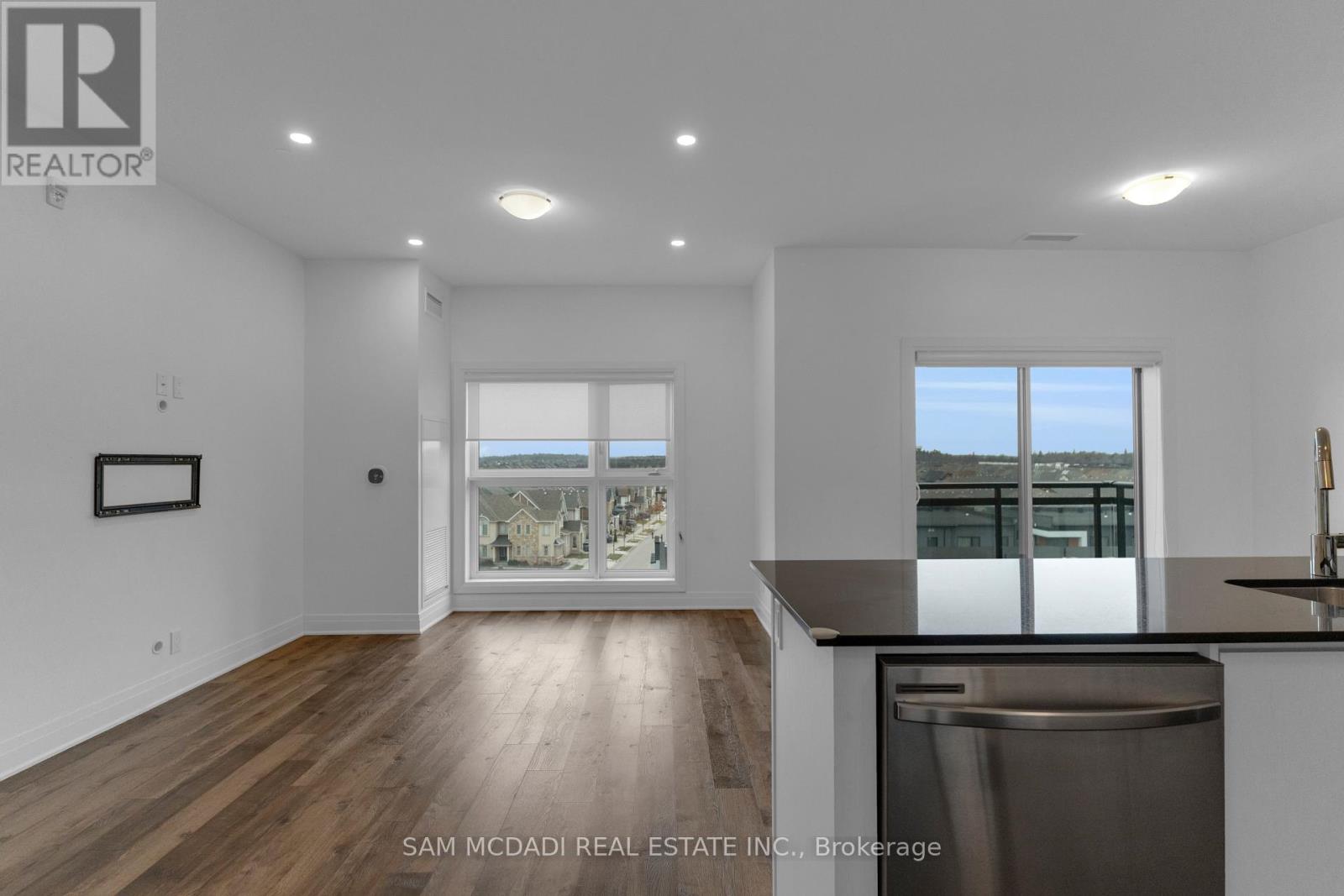 529 - 102 Grovewood Common, Oakville, Ontario  L6H 0X2 - Photo 8 - W12937086