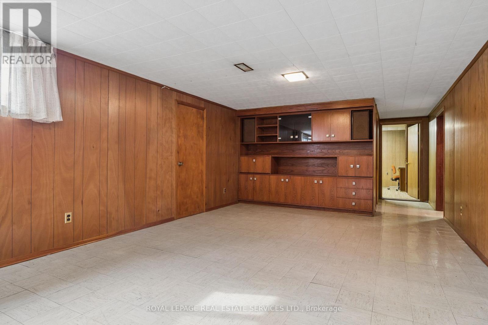 51 Smithwood Drive, Toronto, Ontario  M9B 4S1 - Photo 13 - W12937096