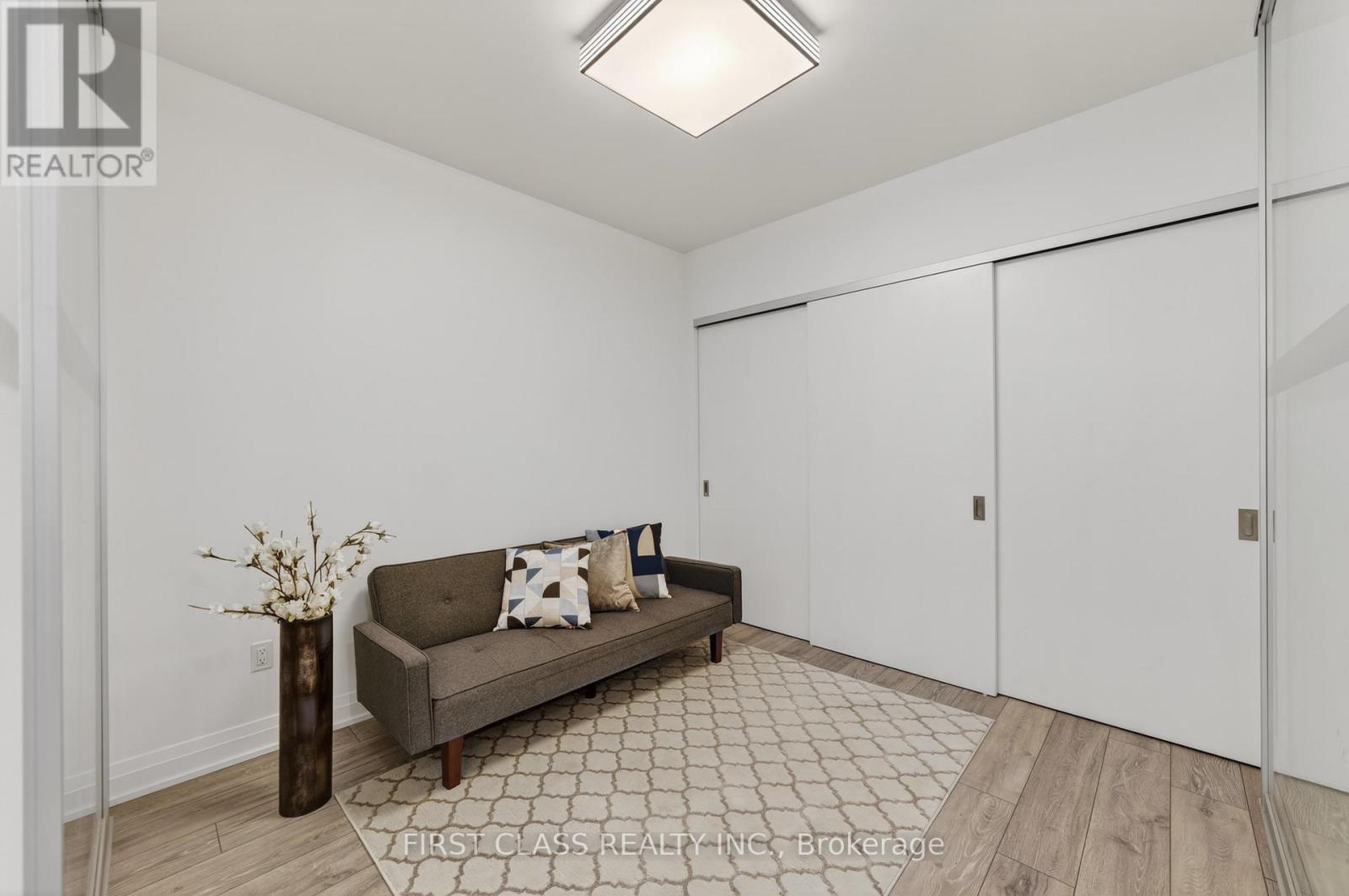 Th05 - 21 Park Street E, Mississauga (Port Credit), Ontario  L5G 0C2 - Photo 21 - W12937102