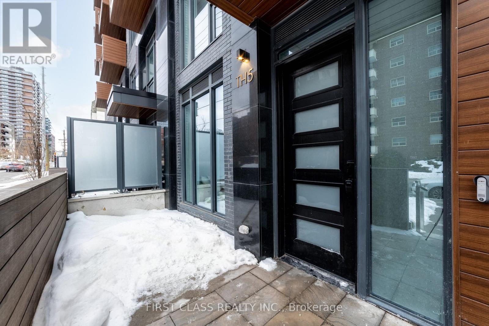 Th05 - 21 Park Street E, Mississauga (Port Credit), Ontario  L5G 0C2 - Photo 4 - W12937102