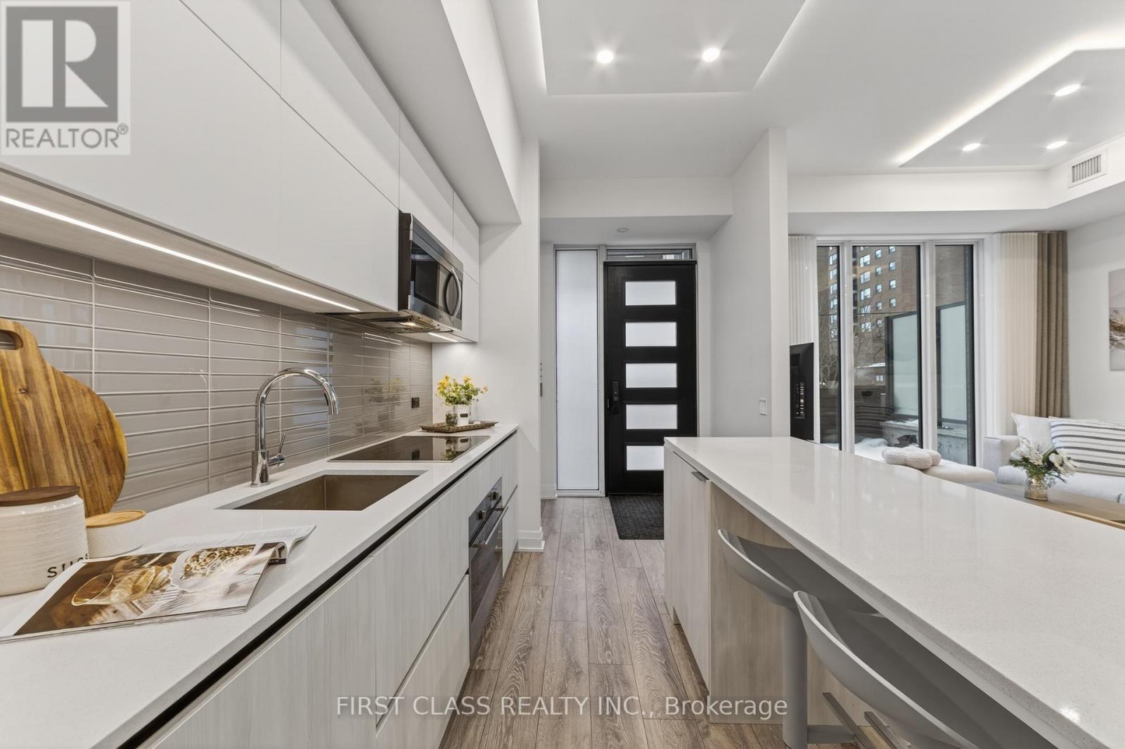 Th05 - 21 Park Street E, Mississauga (Port Credit), Ontario  L5G 0C2 - Photo 7 - W12937102