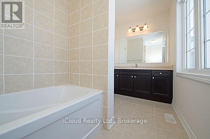 1646 Gainer Crescent, Milton, Ontario  L9T 8X9 - Photo 14 - W12937108