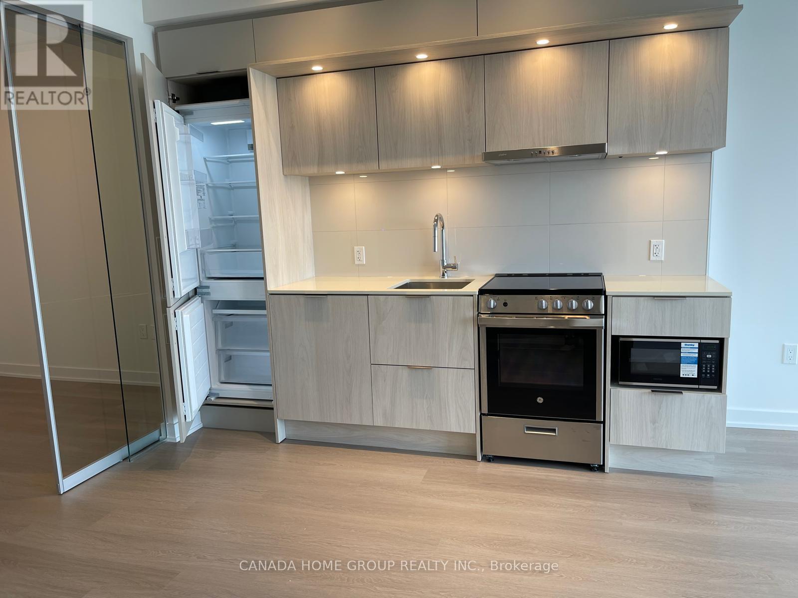 1906 - 448 Burnhamthorpe Road W, Mississauga (City Centre), Ontario  L5B 0R4 - Photo 20 - W12937134