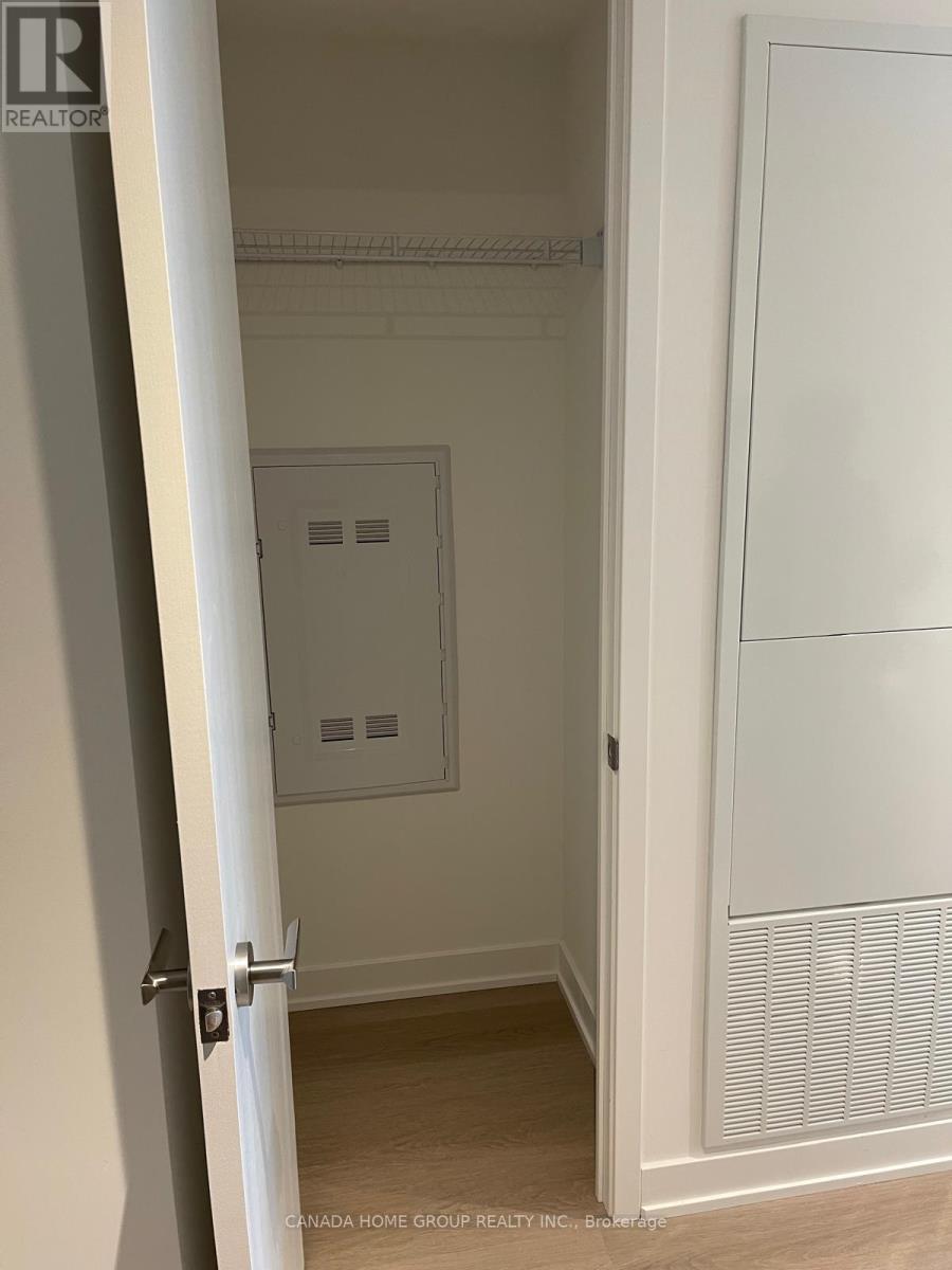 1906 - 448 Burnhamthorpe Road W, Mississauga (City Centre), Ontario  L5B 0R4 - Photo 21 - W12937134