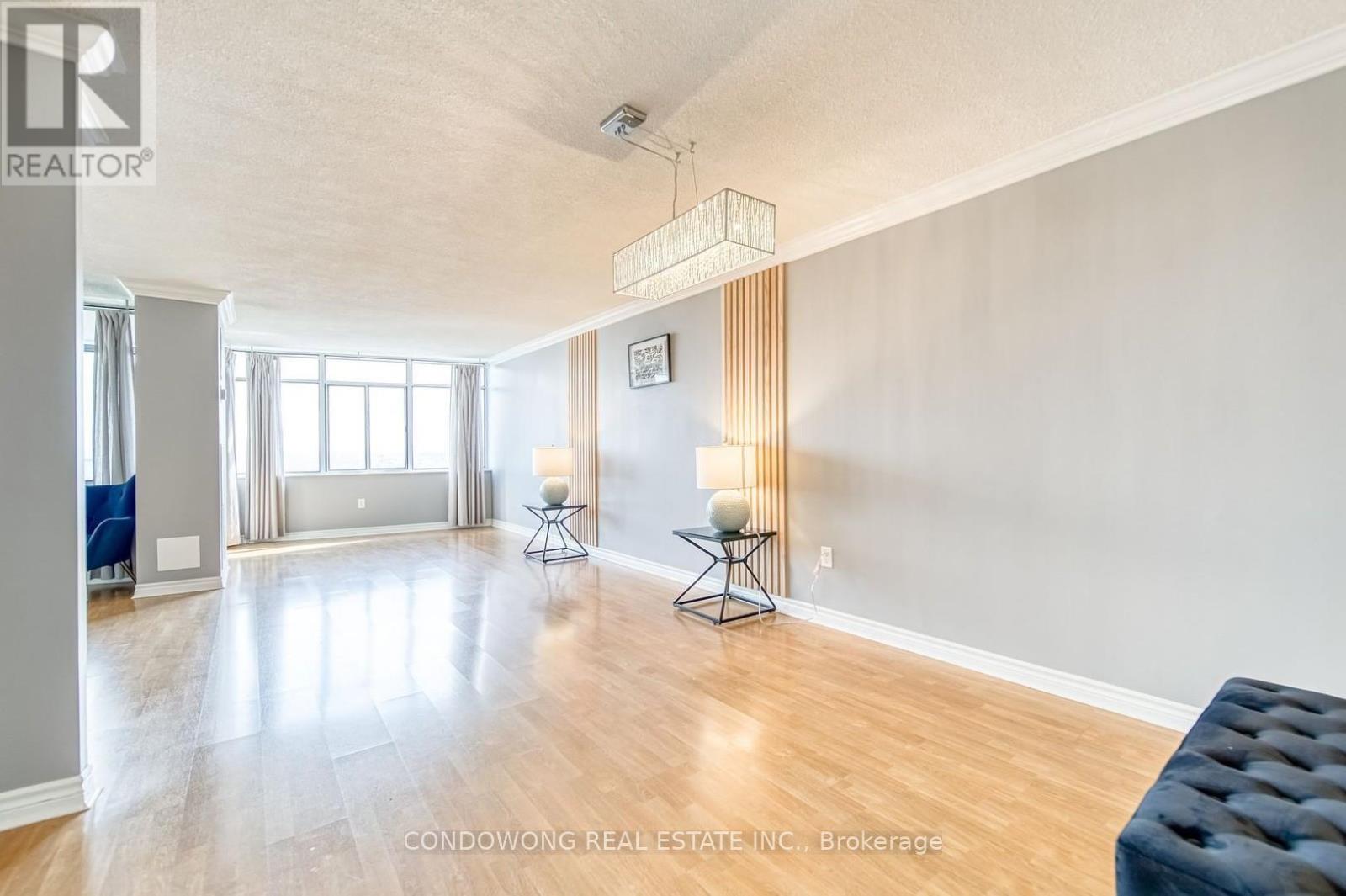 1007 - 3100 Kirwin Avenue, Mississauga (Cooksville), Ontario  L5A 3S6 - Photo 2 - W12937164