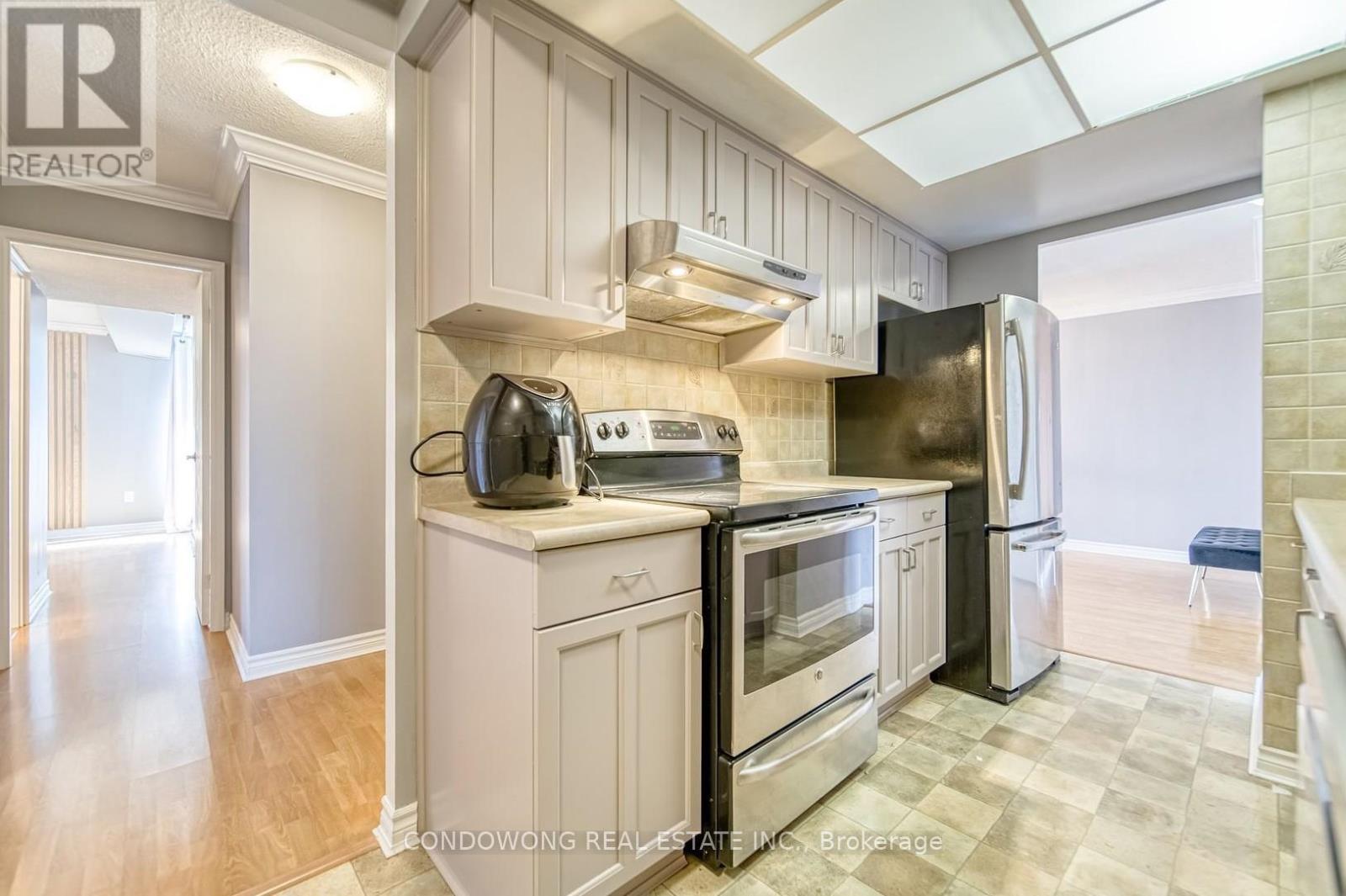 1007 - 3100 Kirwin Avenue, Mississauga (Cooksville), Ontario  L5A 3S6 - Photo 4 - W12937164