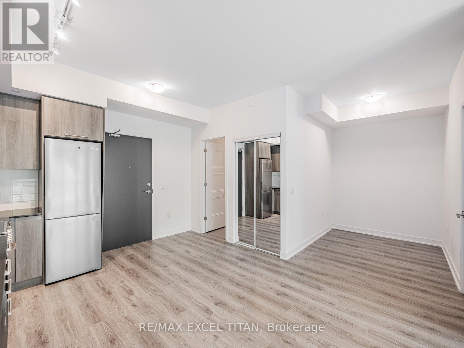 205 - 25 Neighbourhood Lane, Toronto (Stonegate-Queensway), Ontario  M8Y 0C4 - Photo 18 - W12937190