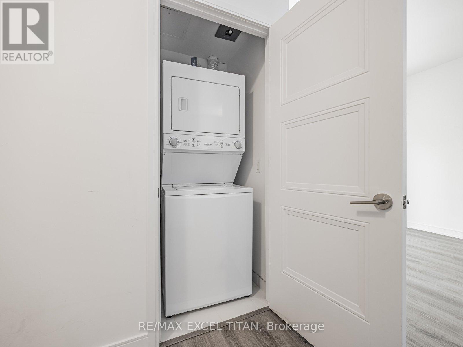 205 - 25 Neighbourhood Lane, Toronto, Ontario  M8Y 0C4 - Photo 20 - W12937196