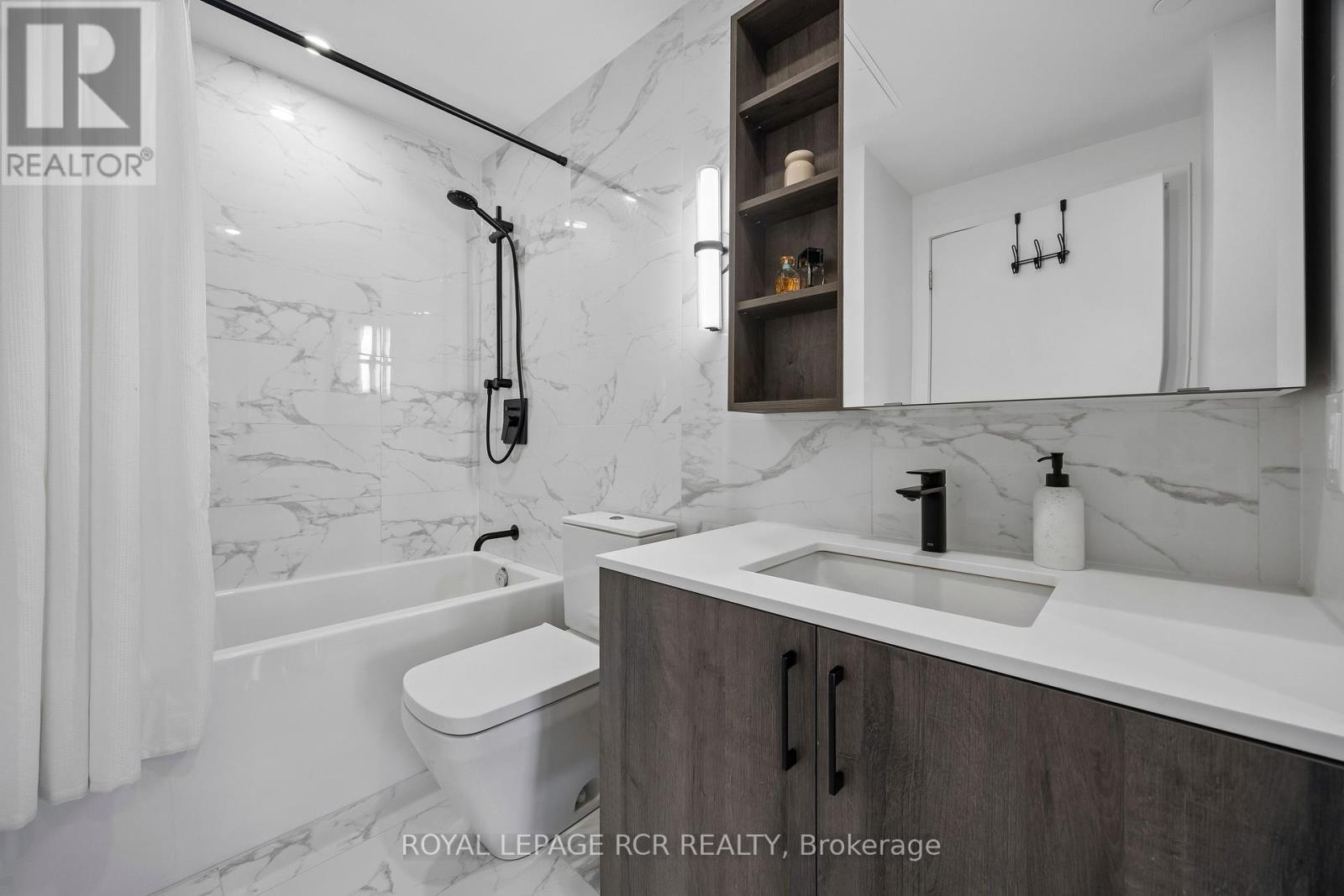 321 - 689 The Queensway, Toronto, Ontario M8Y 0C8 - Photo 10 - W12937228