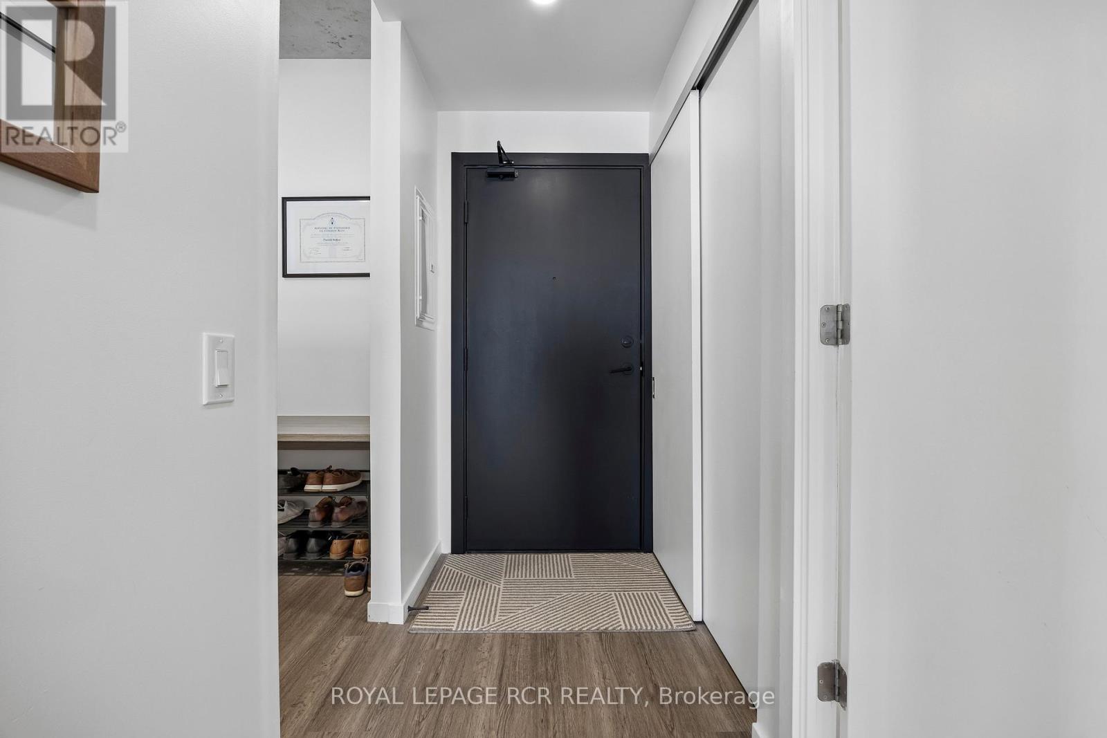 321 - 689 The Queensway, Toronto, Ontario M8Y 0C8 - Photo 13 - W12937228