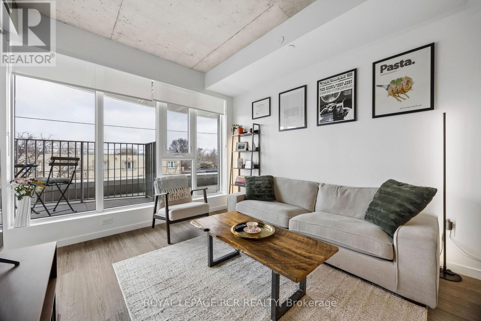 321 - 689 The Queensway, Toronto, Ontario M8Y 0C8 - Photo 4 - W12937228