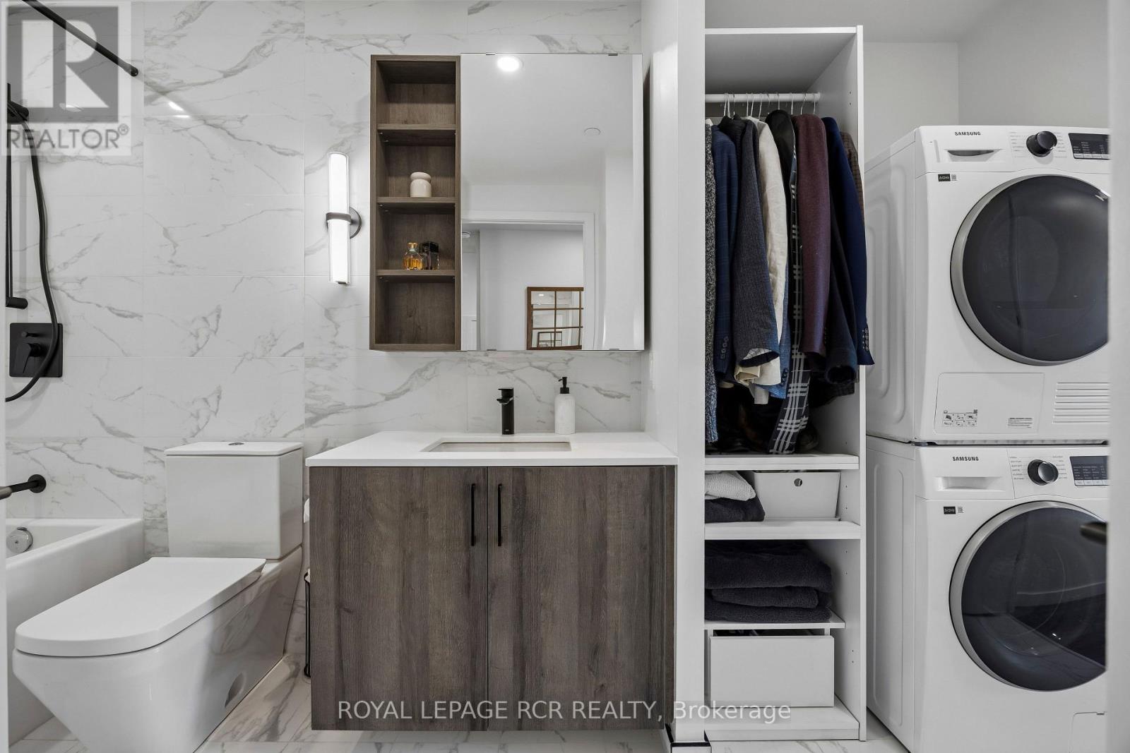 321 - 689 The Queensway, Toronto, Ontario M8Y 0C8 - Photo 9 - W12937228