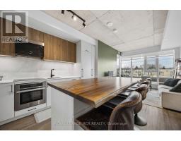 321 - 689 THE QUEENSWAY, Toronto, Ontario