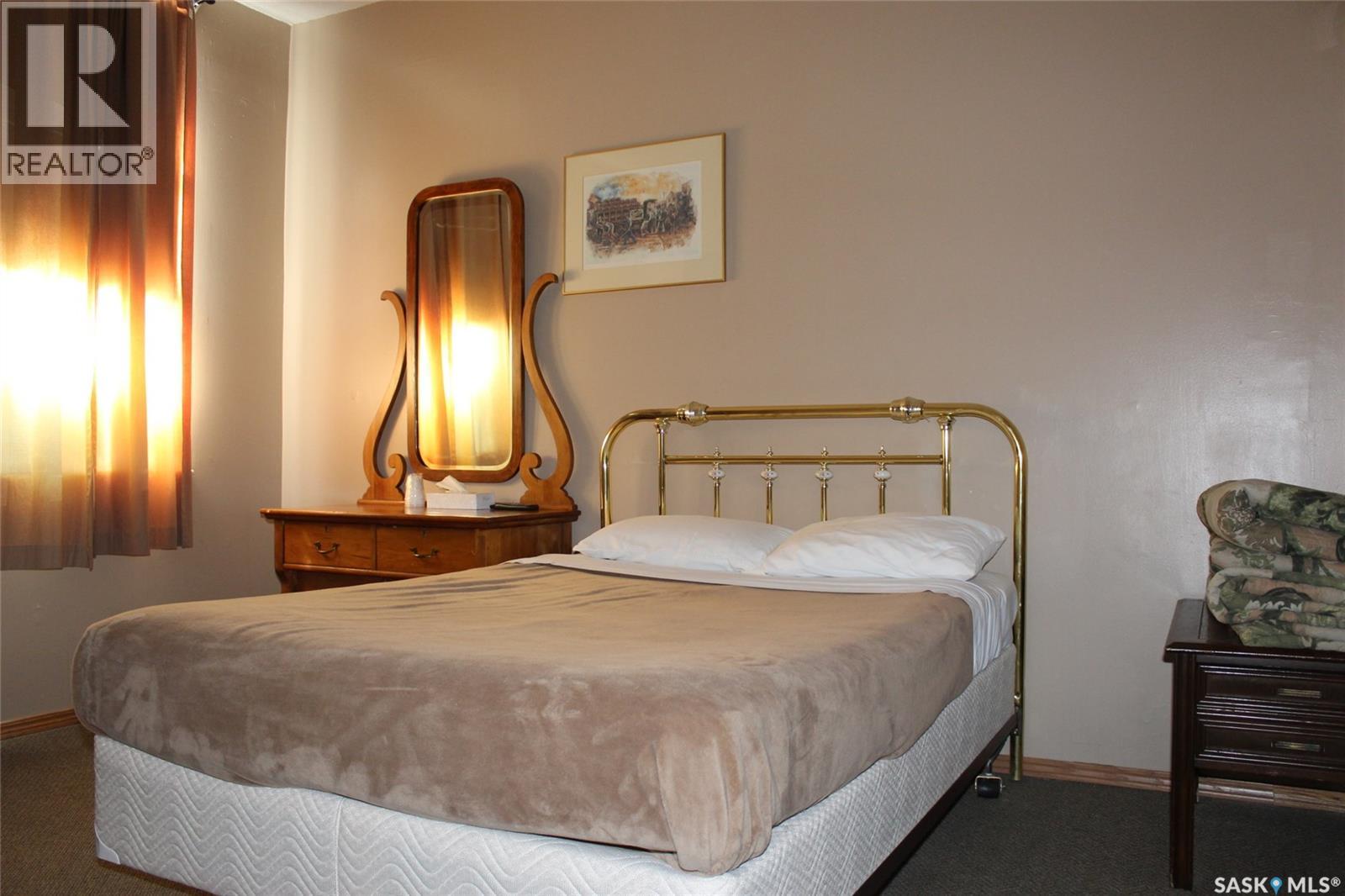 343 Redcoat Drive, Eastend, Saskatchewan  S0N 0T0 - Photo 17 - SK031645