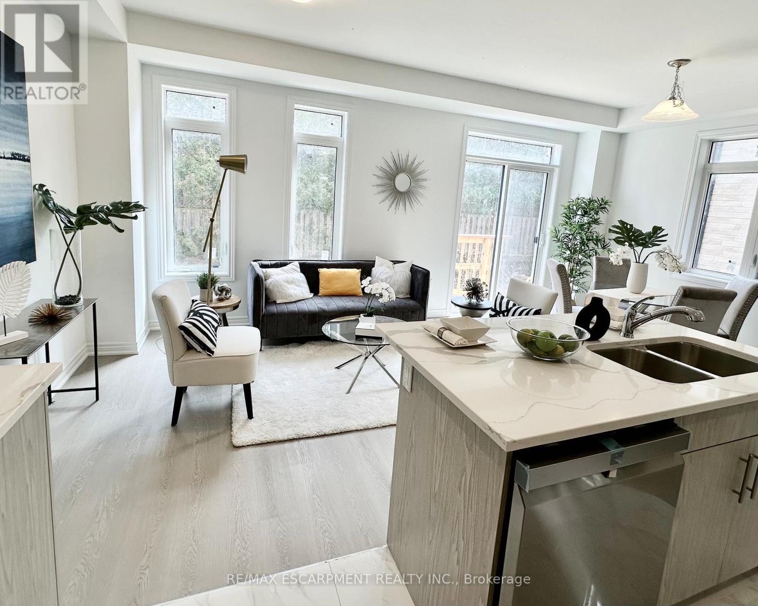 15 Davinci Boulevard, Hamilton, Ontario  L9B 1B7 - Photo 17 - X12937216