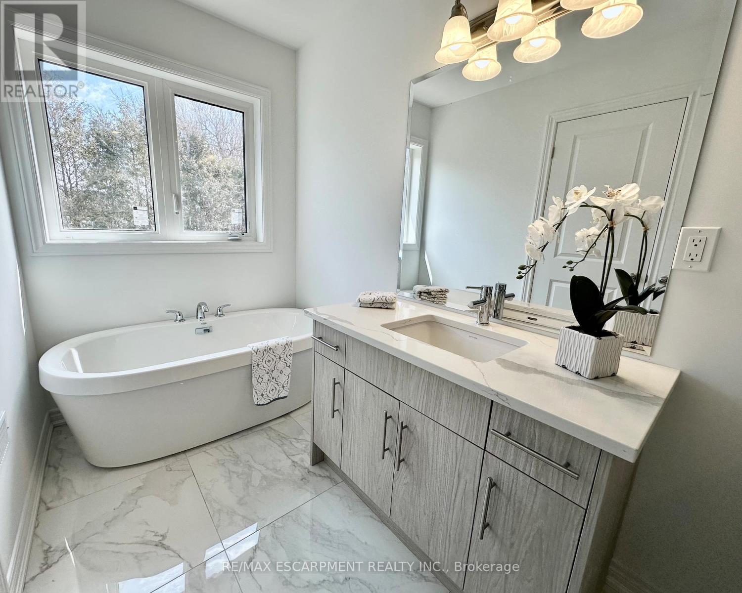 15 Davinci Boulevard, Hamilton, Ontario  L9B 1B7 - Photo 27 - X12937216