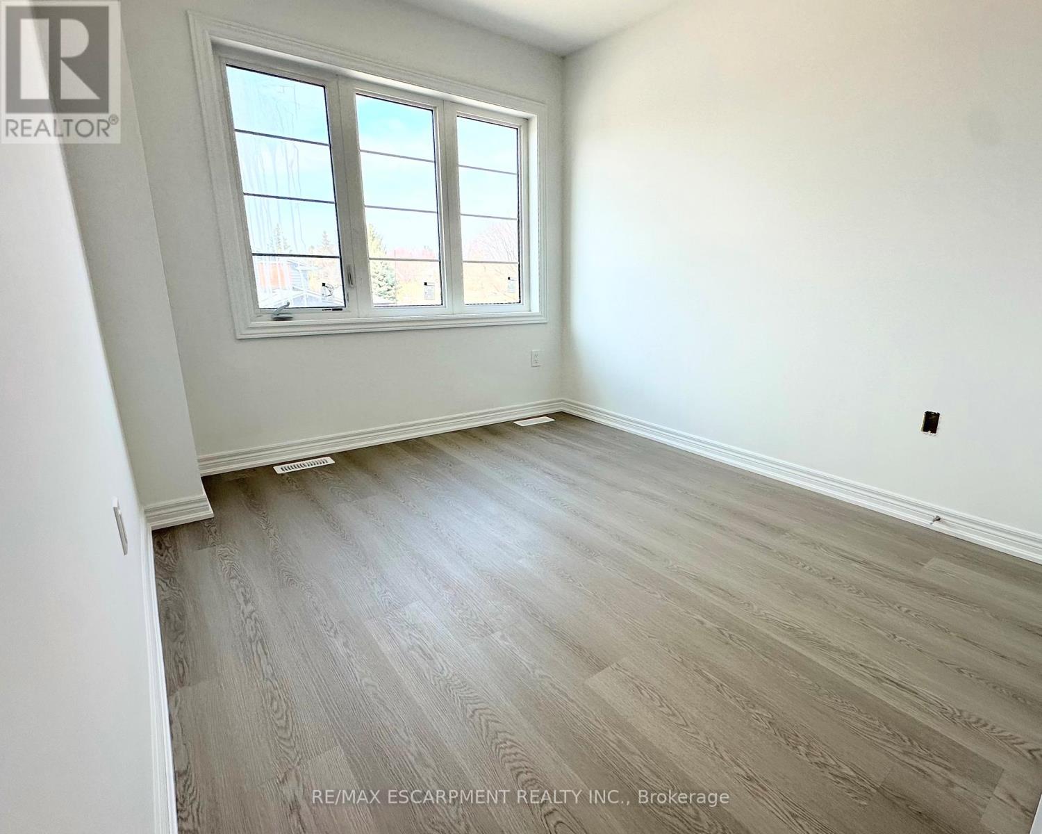 15 Davinci Boulevard, Hamilton, Ontario  L9B 1B7 - Photo 30 - X12937216