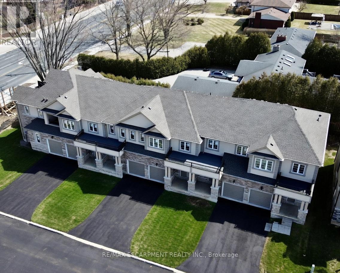 15 Davinci Boulevard, Hamilton, Ontario  L9B 1B7 - Photo 4 - X12937216